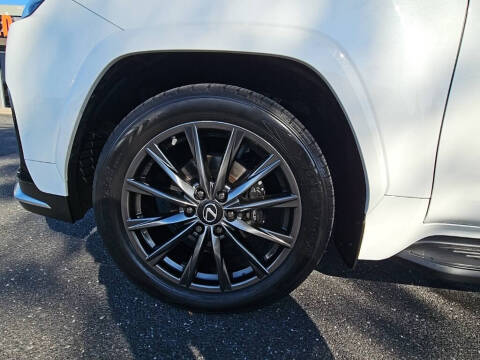 2022 Lexus LX 600 F SPORT Handling