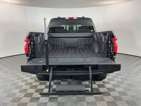 2025 Ford F-150 Lightning Platinum