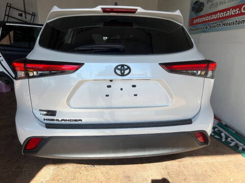 2022 Toyota Highlander L