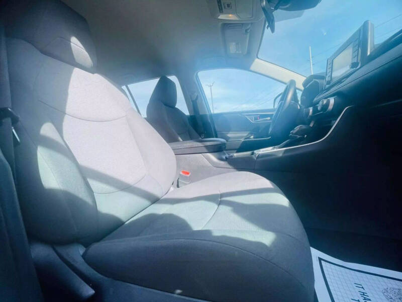 2021 Toyota RAV4 XLE