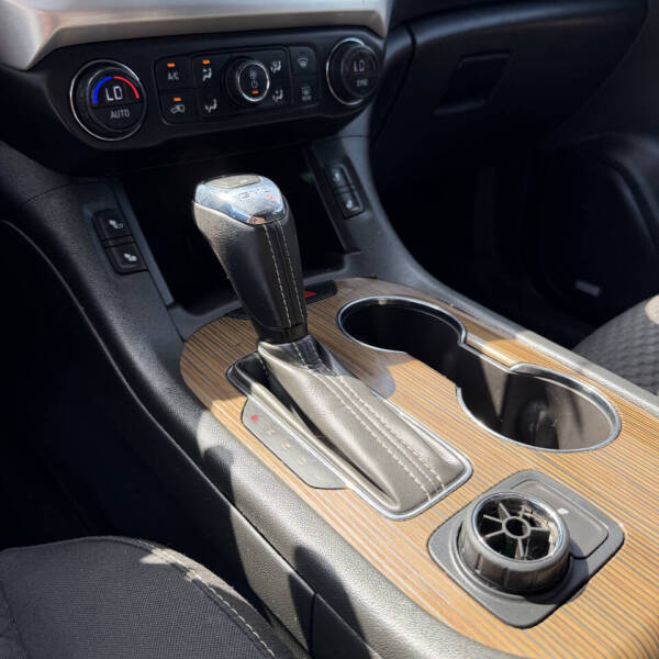 2017 GMC Acadia SLE-2