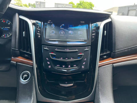 2019 Cadillac Escalade Standard