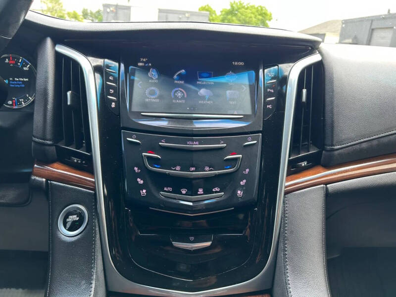 2019 Cadillac Escalade Standard