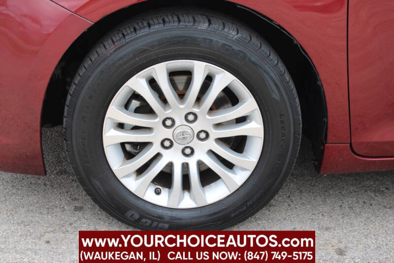 2017 Toyota Sienna XLE Premium 8-Passenger