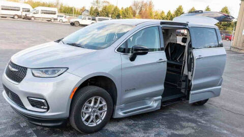 2024 Chrysler Pacifica Touring L