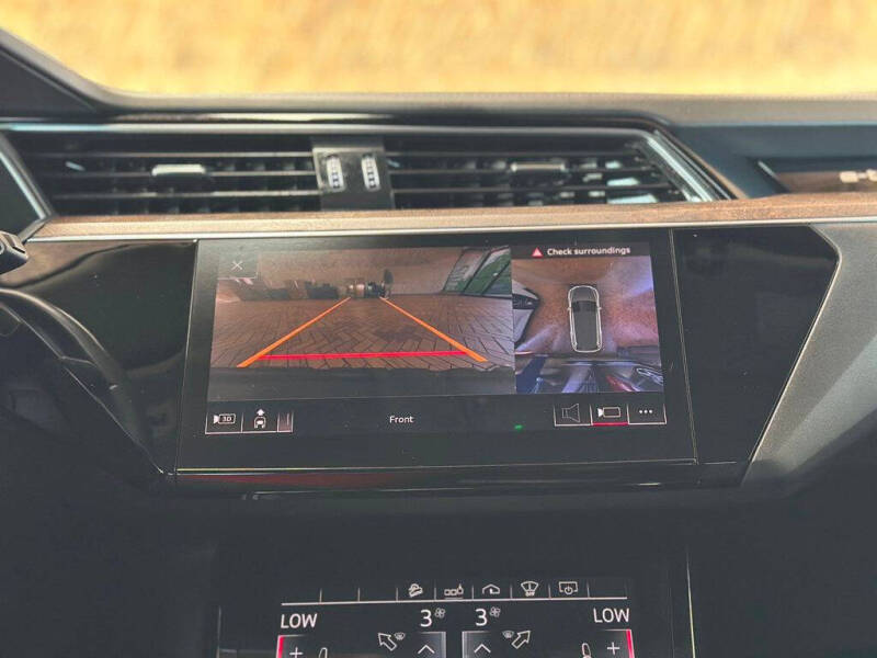 2019 Audi e-tron quattro Prestige