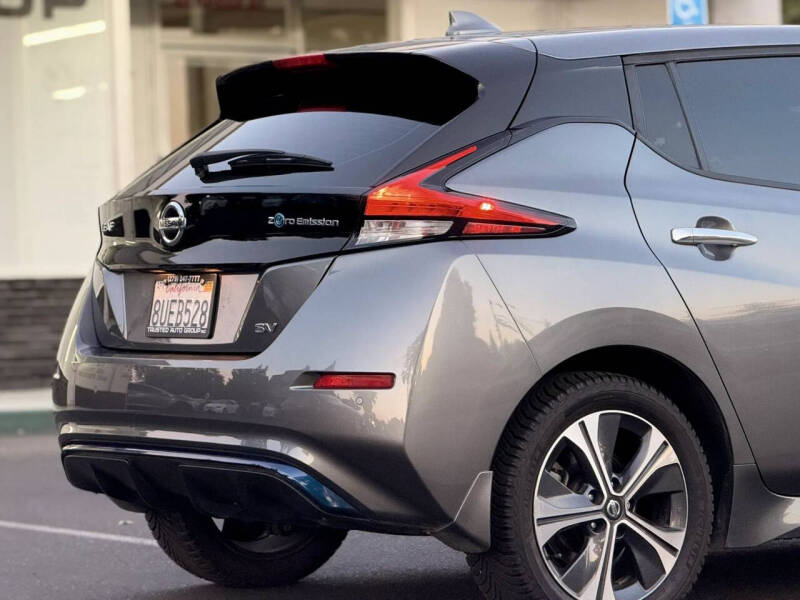 2021 Nissan LEAF SV