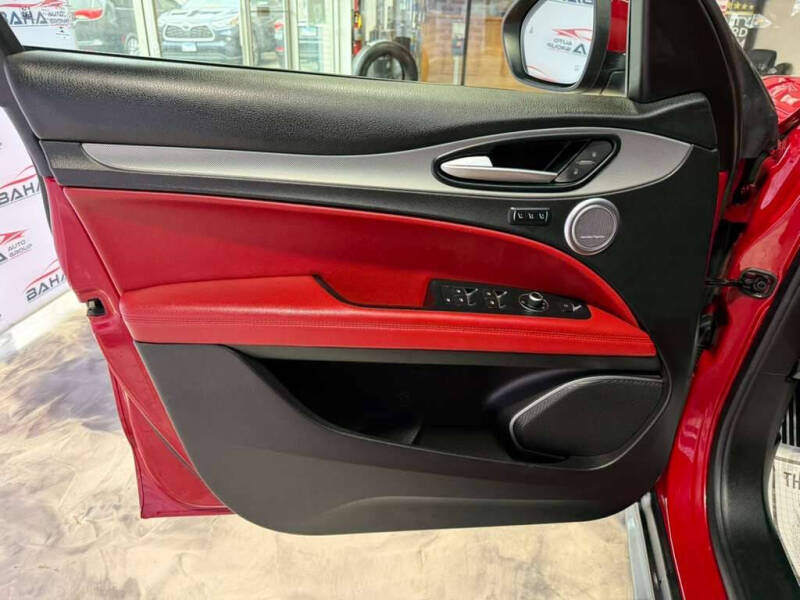 2019 Alfa Romeo Stelvio Sport
