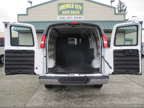 2022 GMC Savana 2500