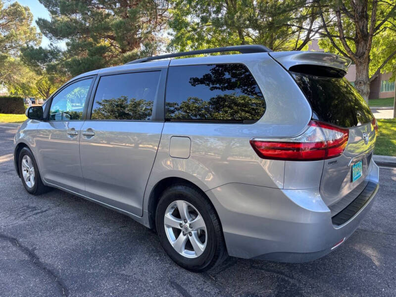 2015 Toyota Sienna LE 8-Passenger