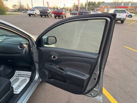 2013 Nissan Versa 1.6 SV