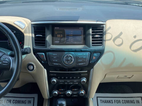 2016 Nissan Pathfinder SL