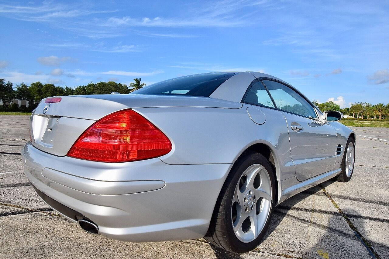 2005 Mercedes-Benz SL-Class 23