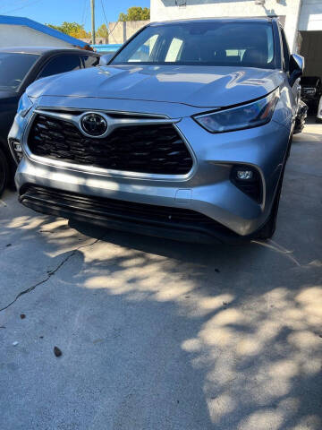 2021 Toyota Highlander LE