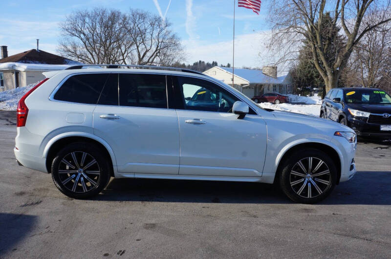 2016 Volvo XC90 T6 Momentum