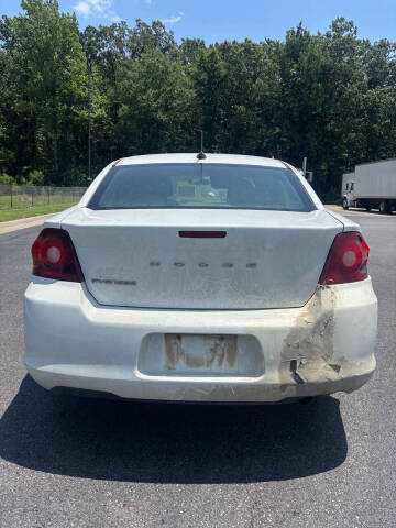 2012 Dodge Avenger SE