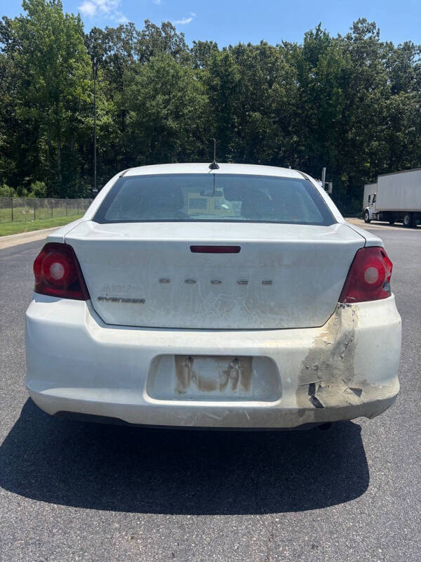 2012 Dodge Avenger SE