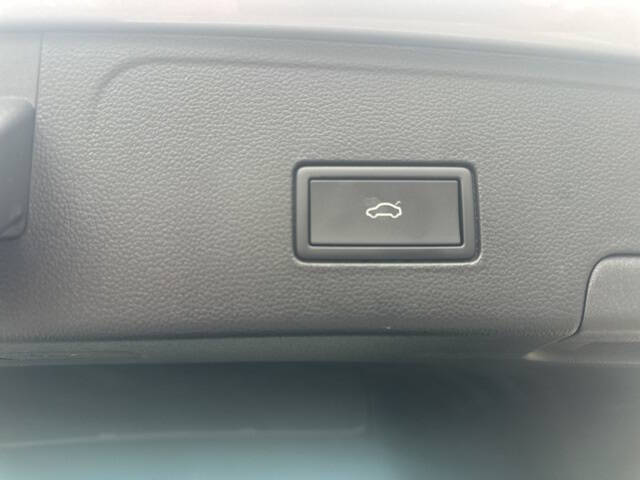 2024 Volkswagen Atlas Cross Sport SEL Premium R-Line 4Motion