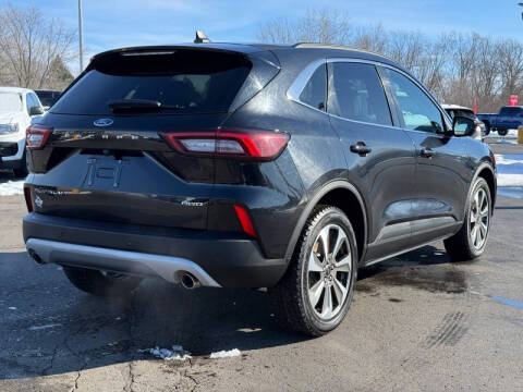 2023 Ford Escape Platinum