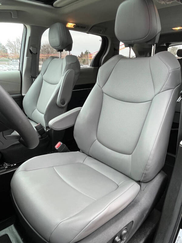 2023 Toyota Sienna XLE 7-Passenger