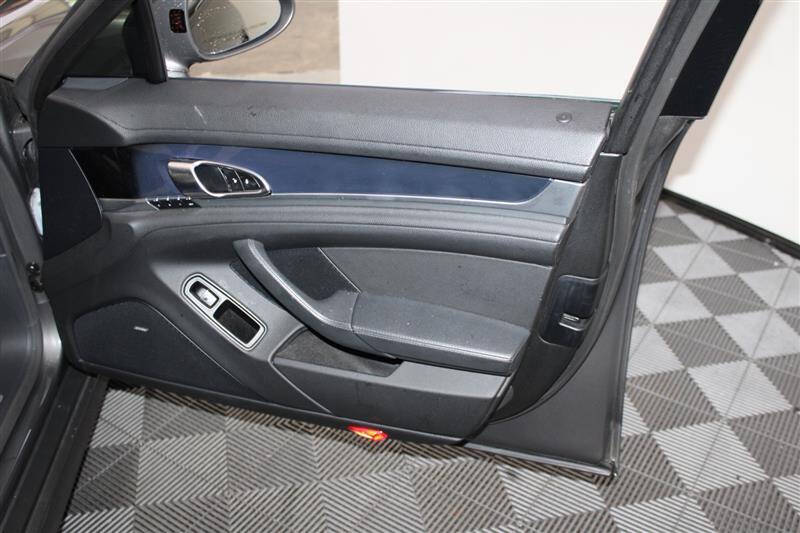 2015 Porsche Panamera