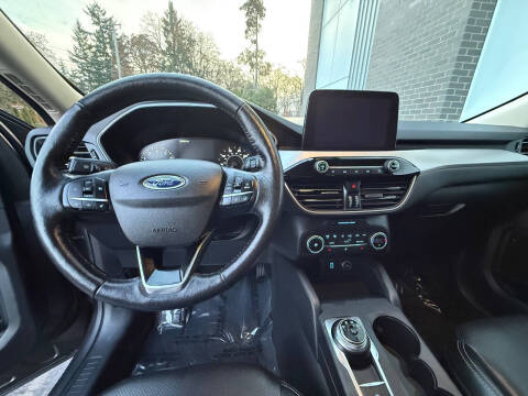 2020 Ford Escape SEL