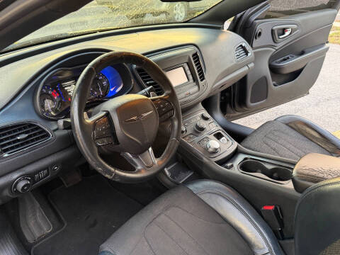2015 Chrysler 200 S