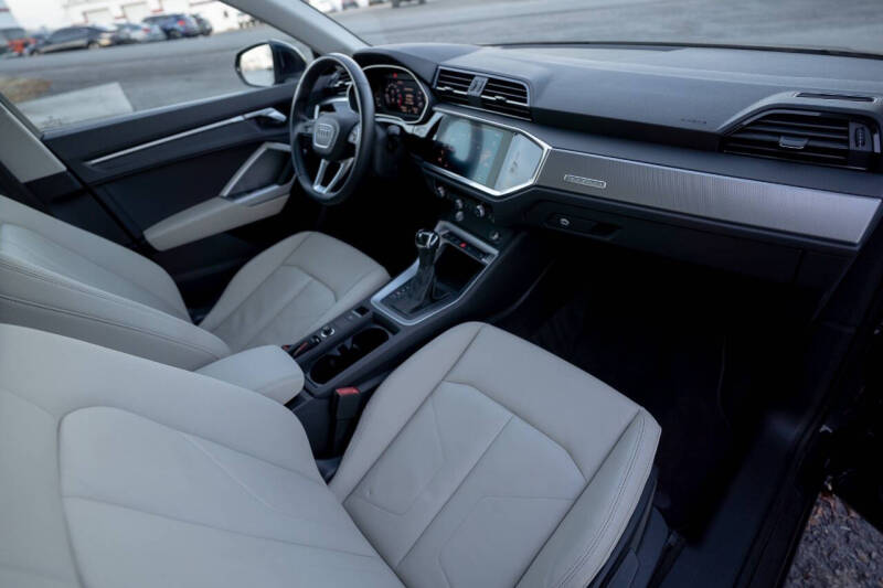 2020 Audi Q3 quattro Premium 45 TFSI