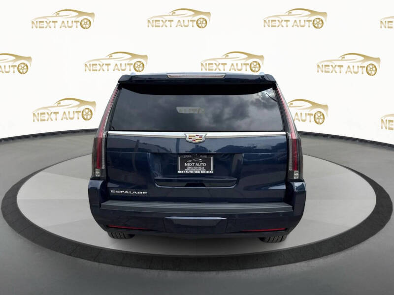 2018 Cadillac Escalade Luxury