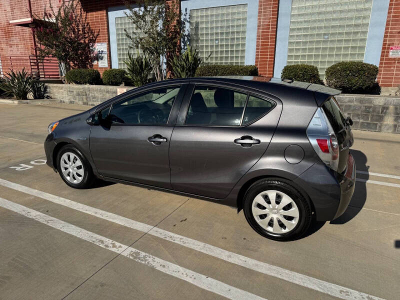 2014 Toyota Prius c Two