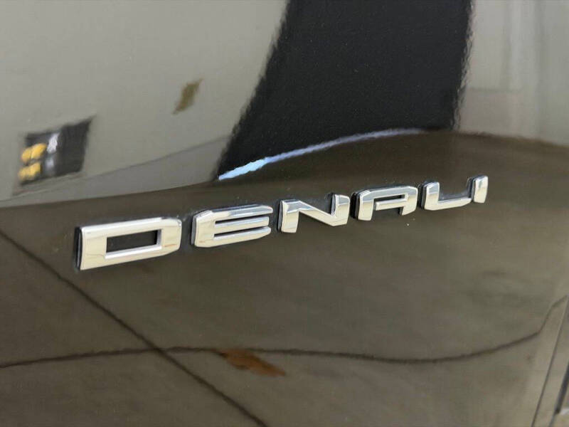 2025 GMC Acadia Denali