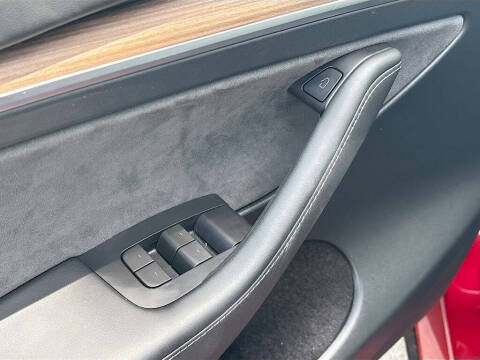 2024 Tesla Model Y Performance