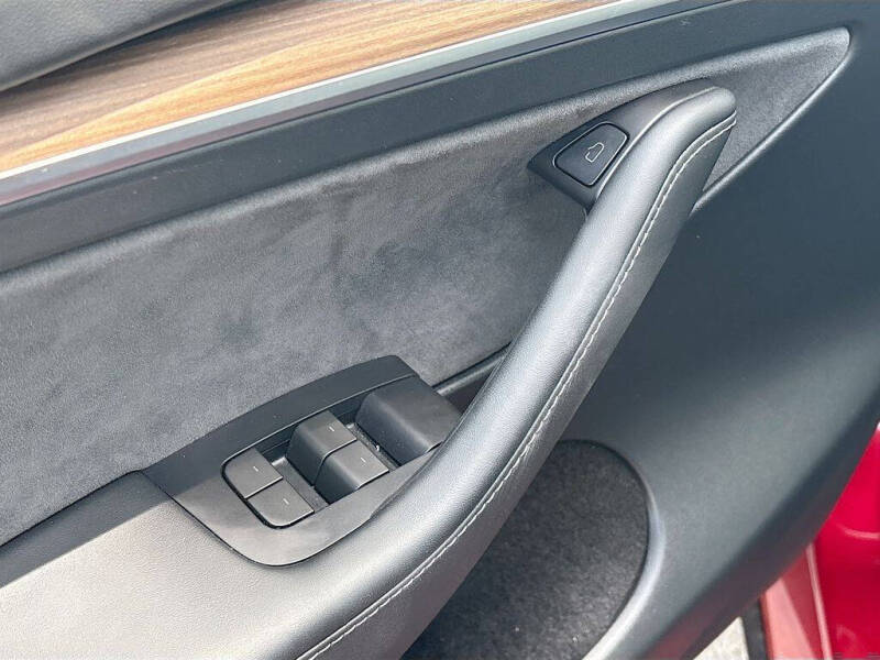 2024 Tesla Model Y Performance