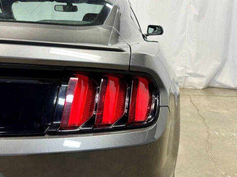 2016 Ford Mustang V6