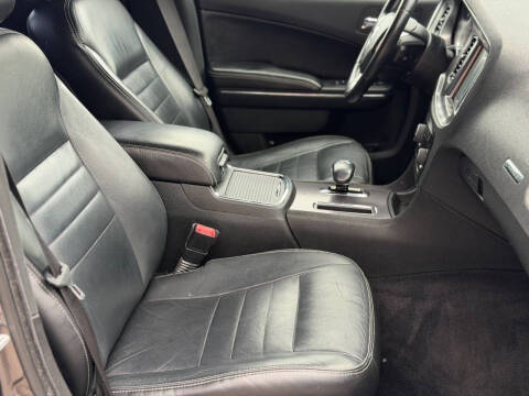2013 Dodge Charger SXT