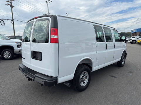2025 Chevrolet Express 2500