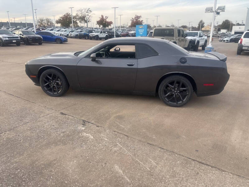 2022 Dodge Challenger SXT