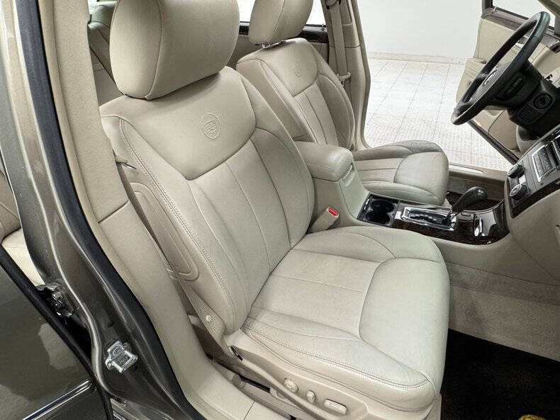 2010 Cadillac DTS Luxury Collection