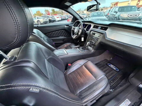 2013 Ford Mustang V6 Premium