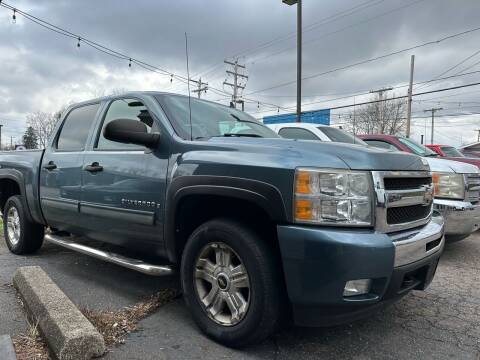 2009 Chevrolet Silverado 1500 for sale at MEDINA WHOLESALE LLC in Wadsworth OH