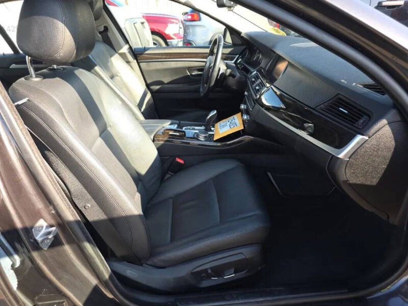 2016 BMW 5 Series 528i