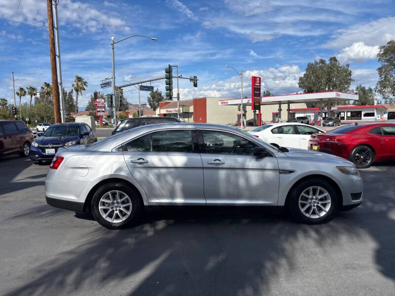 2013 Ford Taurus SE