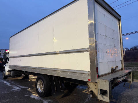 2019 Freightliner M2 106