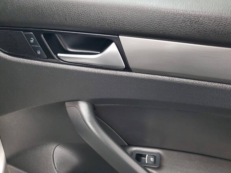 2014 Volkswagen Passat 1.8T SE