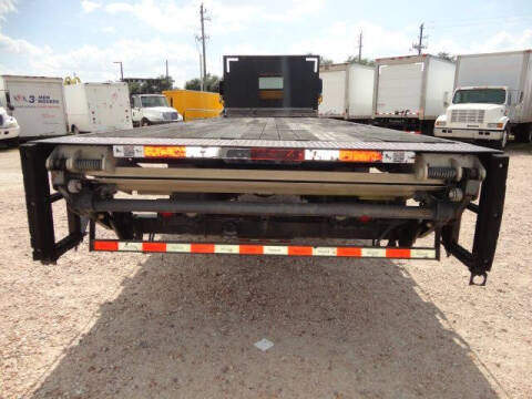 2013 Freightliner M2 106