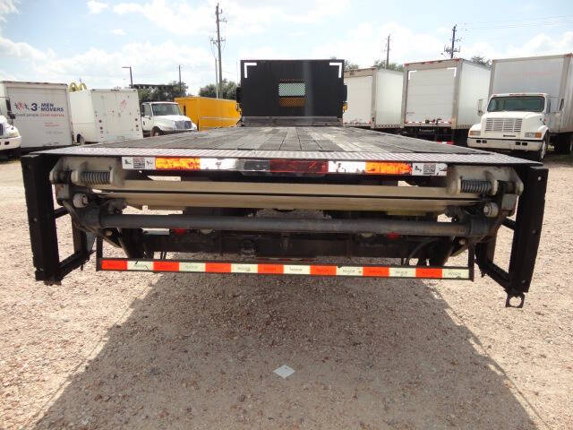 2013 Freightliner M2 106