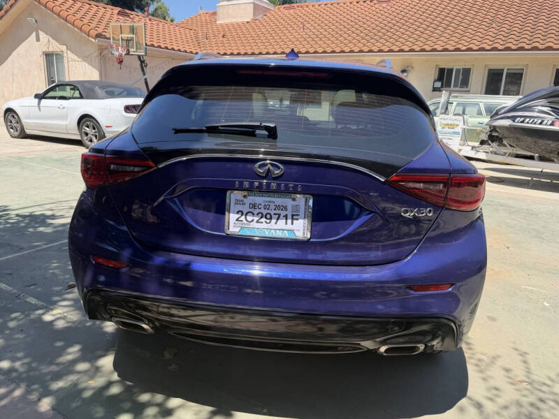 2017 Infiniti QX30 Premium