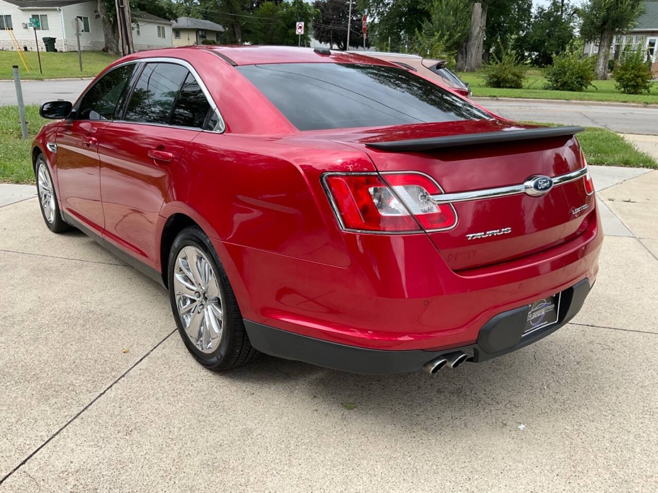 2012 Ford Taurus for sale at Auto Connection in Waterloo, IA