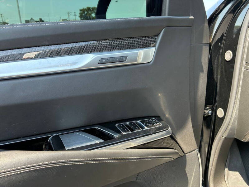 2025 Cadillac Escalade-V