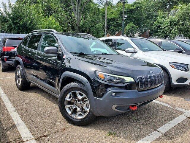 2019 Jeep Cherokee for sale at SOUTHFIELD QUALITY CARS in Detroit MI